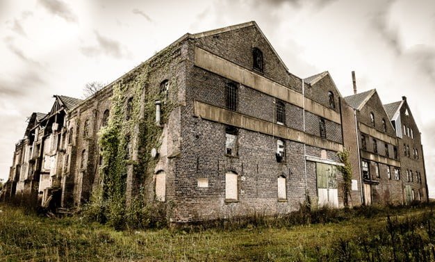 Top 7 Haunted Abandoned House Around The World - Just check It!